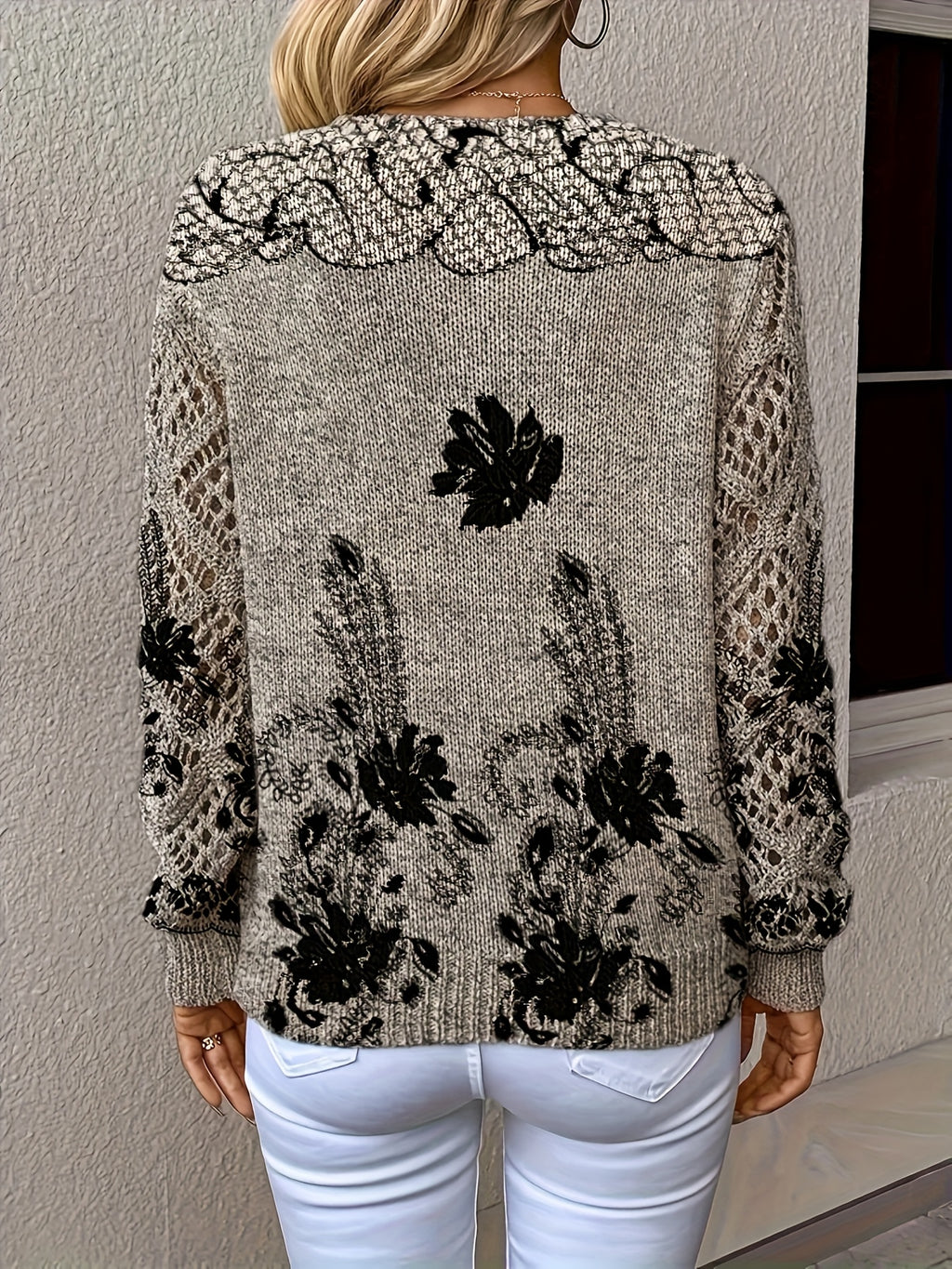 Vrouwen Elegante V-Hals Trui - All-Season Chic Pullover met Bloemenpatroon.